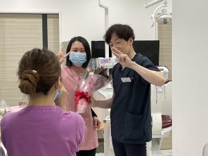 スタッフの誕生会を行いました 成田市の歯科医院 はなのき台みんなの歯科 なるべく歯を削らない治療